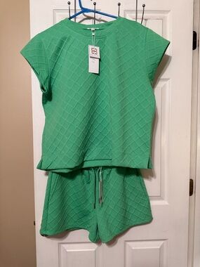 Women's Quilted Athletic Shorts Set in Green - Casual Lounge Two-Piece